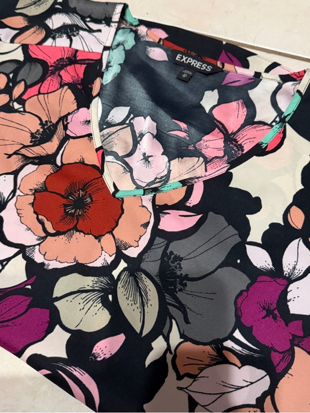Express Floral V-Neck Tunic - Black Multi